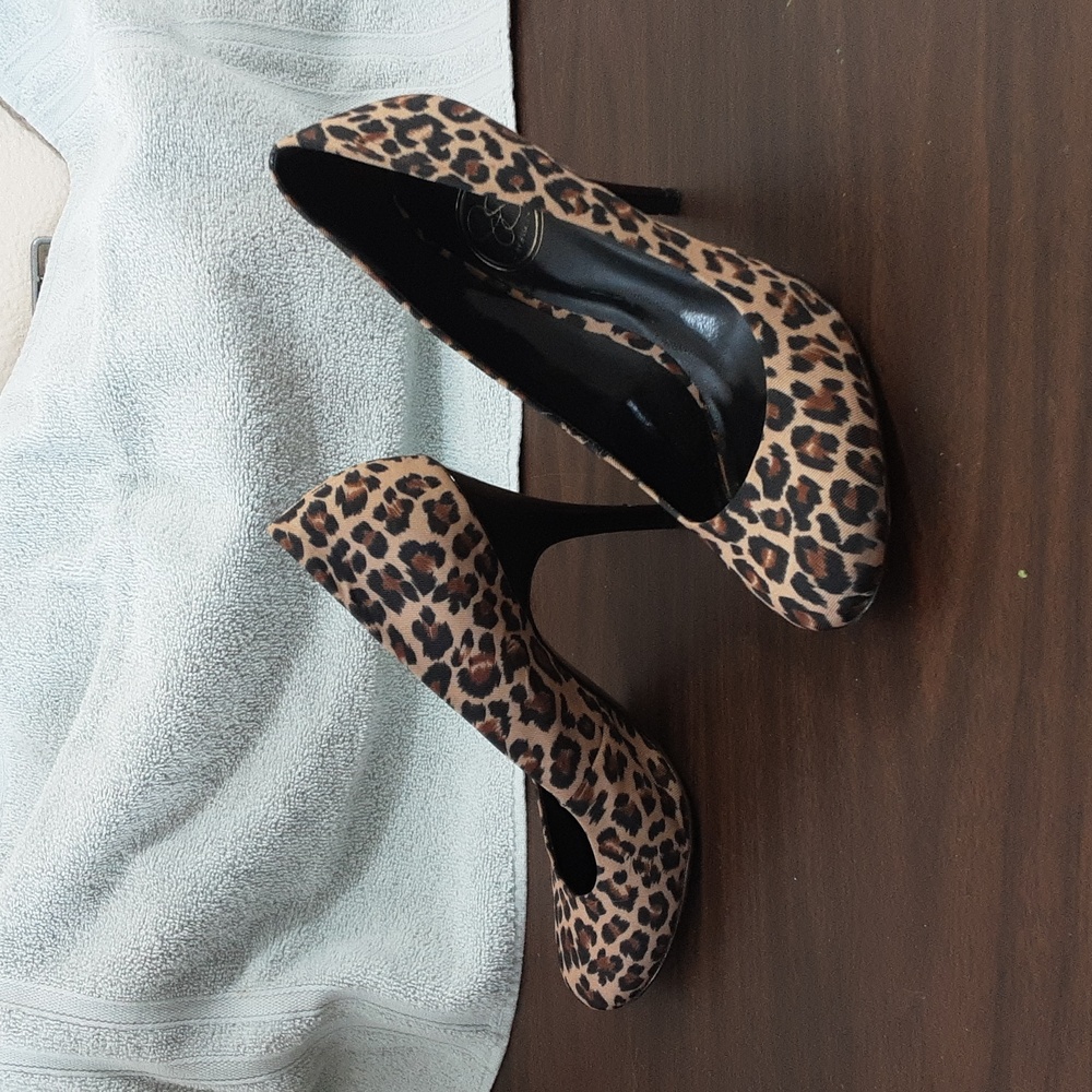 Jessica Simpson leopard print heels